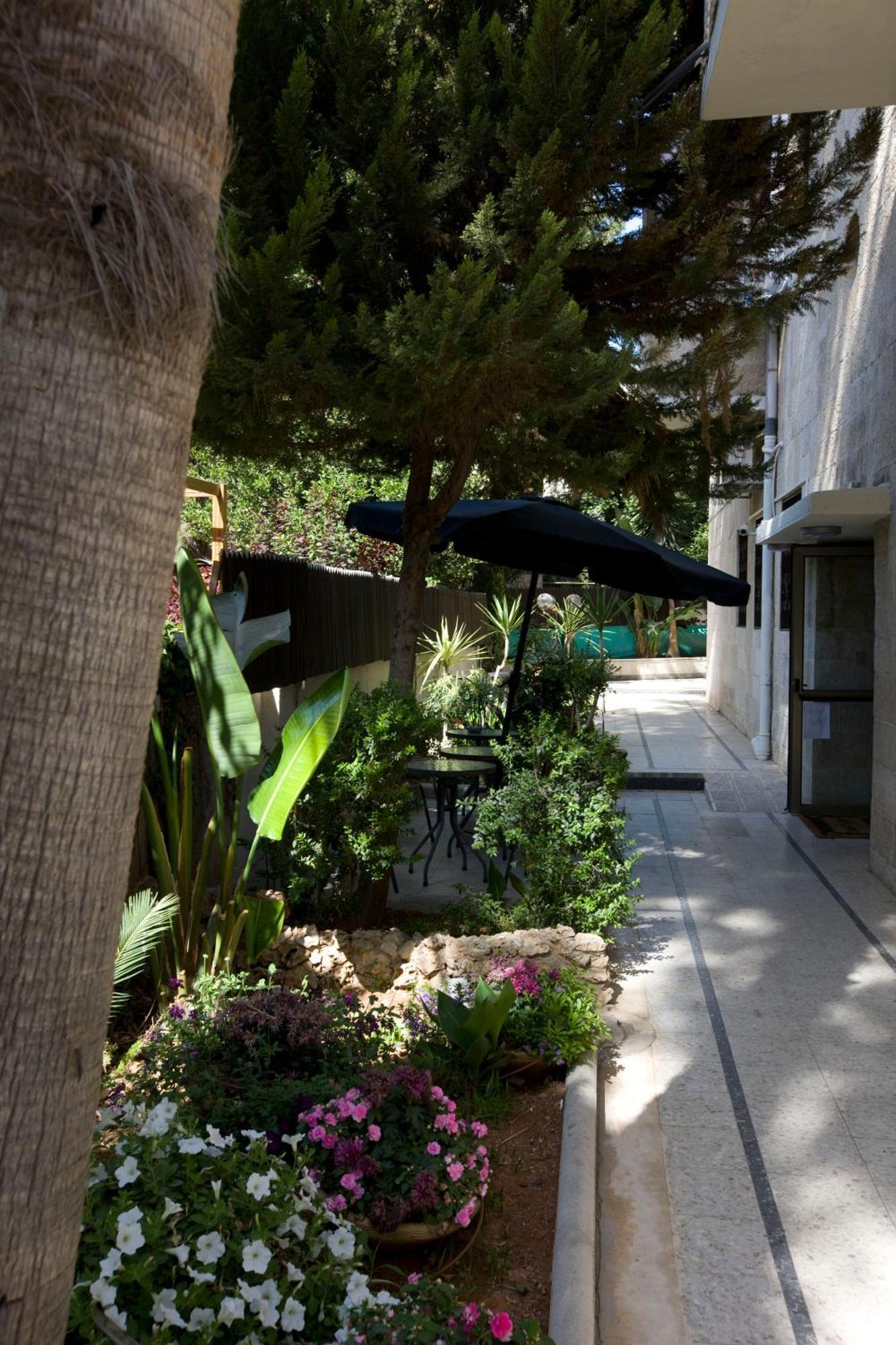 A Little House In Rechavia Hotel Jeruzalem Buitenkant foto