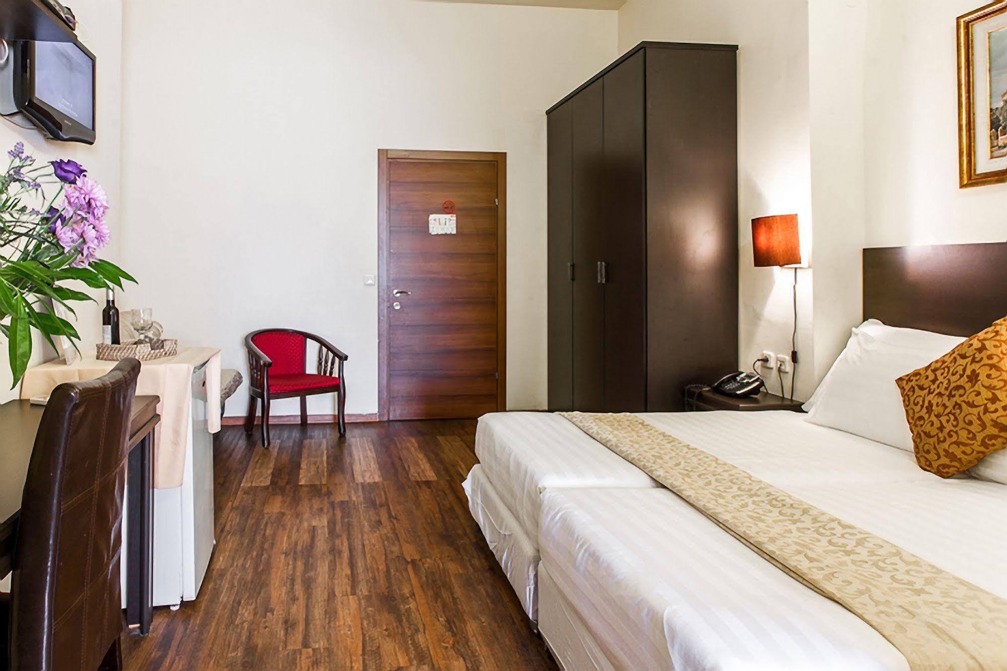 A Little House In Rechavia Hotel Jeruzalem Buitenkant foto